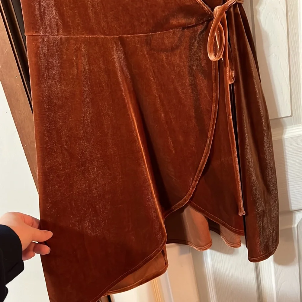 Forever 21 velvet mini dress - Picture 4 of 5